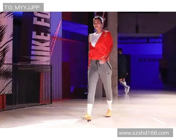 足球明星现场观赏模特走秀展现时尚魅力与运动风采的完美结合 足球明星现场观赏模特走秀展现时尚魅力与运动风采的完美结合